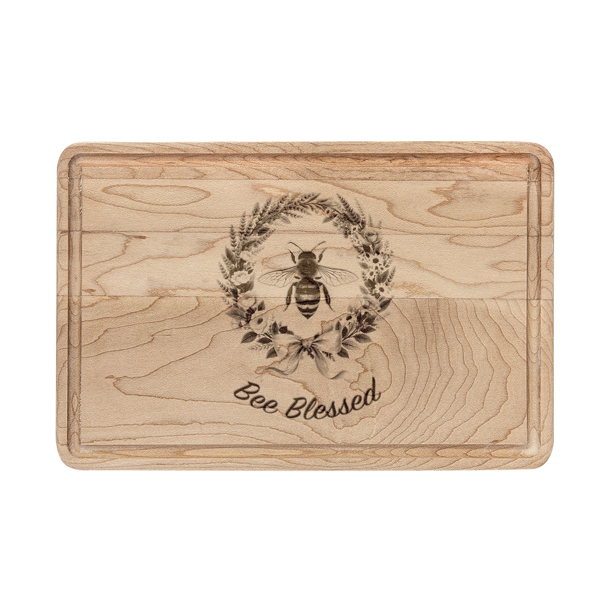 Engraved Bee Wreath Cutting Board – Personalized Wooden Charcuterie & Kitchen Gift